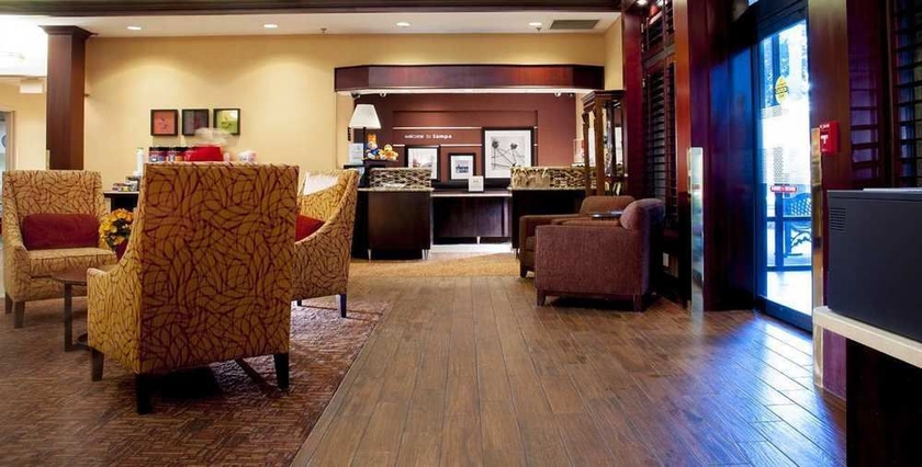 Imagen de los interiores del Hotel Hampton Inn and Suites Tampa-north. Foto 11