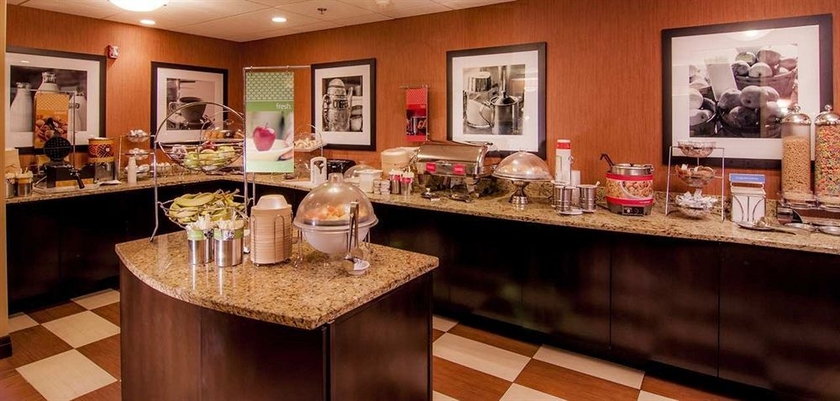 Imagen del bar/restaurante del Hotel Hampton Inn and Suites Tampa-north. Foto 3