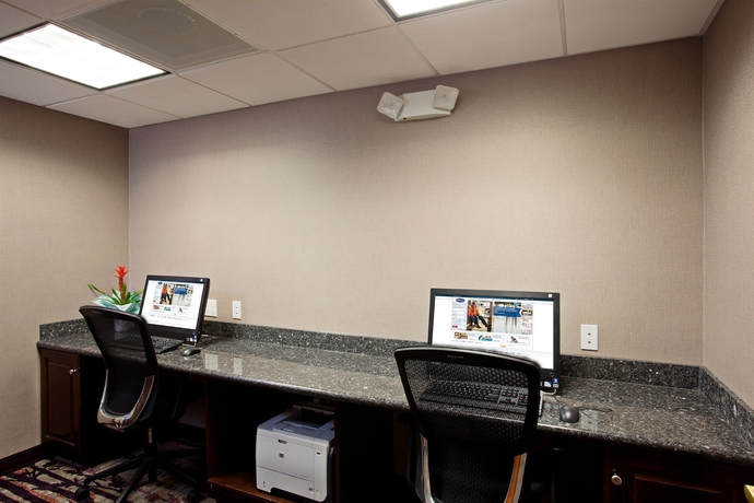 Imagen de los interiores del Hotel Hampton Inn and Suites Temecula. Foto 14