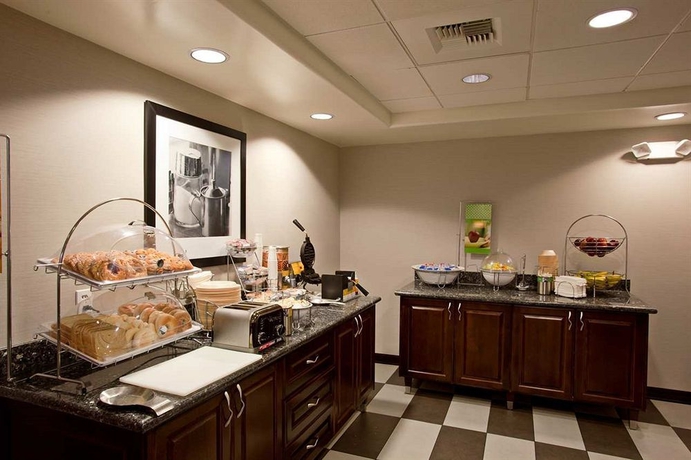 Imagen del bar/restaurante del Hotel Hampton Inn and Suites Temecula. Foto 5