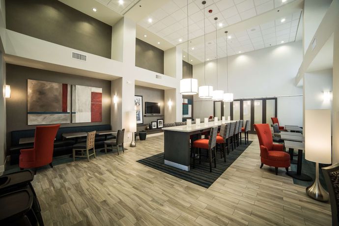 Imagen de los interiores del Hotel Hampton Inn and Suites Tempe/Phoenix Airport, AZ. Foto 15