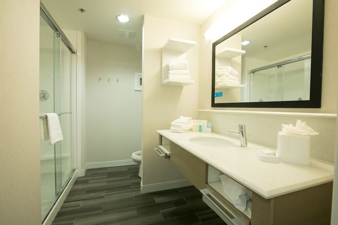 Imagen de la habitación del Hotel Hampton Inn and Suites Tempe/Phoenix Airport, AZ. Foto 10