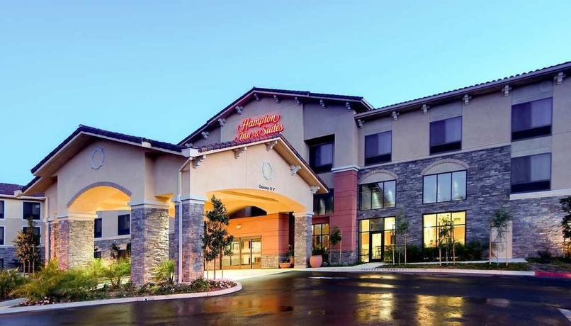Imagen de los exteriores del Hotel Hampton Inn and Suites Thousand Oaks, Ca. Foto 10