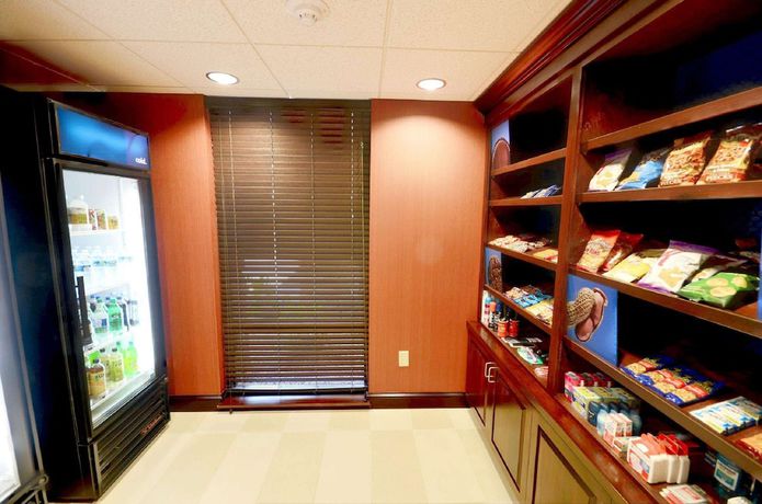 Imagen del bar/restaurante del Hotel Hampton Inn and Suites Tifton. Foto 4