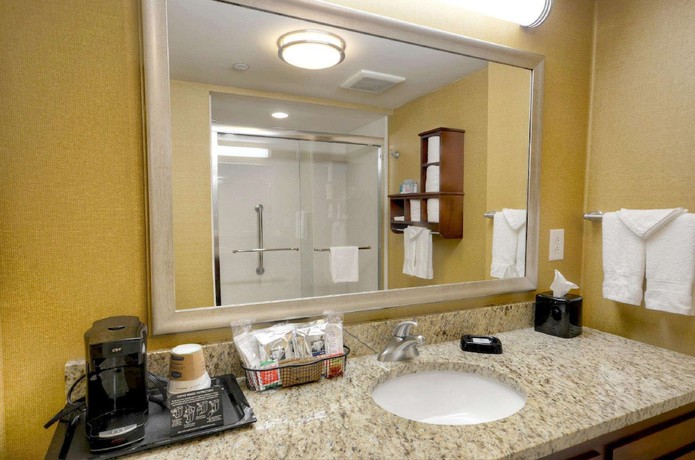Imagen de la habitación del Hotel Hampton Inn and Suites Tifton. Foto 10