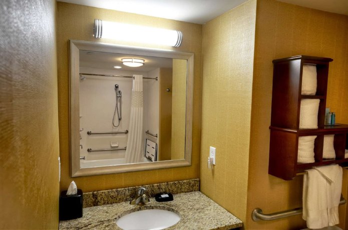 Imagen de la habitación del Hotel Hampton Inn and Suites Tifton. Foto 11