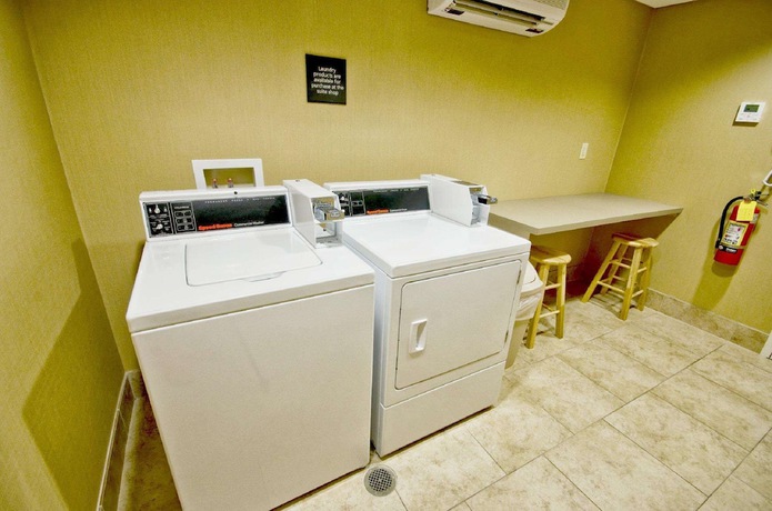 Imagen de los interiores del Hotel Hampton Inn and Suites Tifton. Foto 19