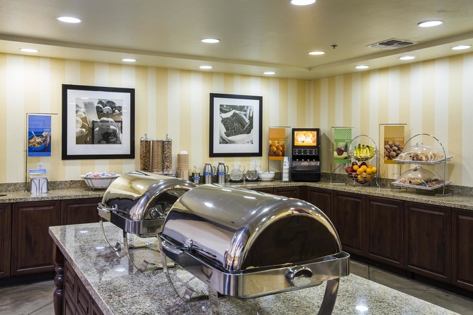 Imagen del bar/restaurante del Hotel Hampton Inn and Suites Tucson-mall. Foto 1