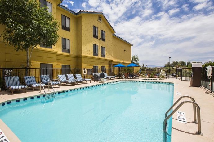 Imagen de la piscina del Hotel Hampton Inn and Suites Tucson-mall. Foto 16