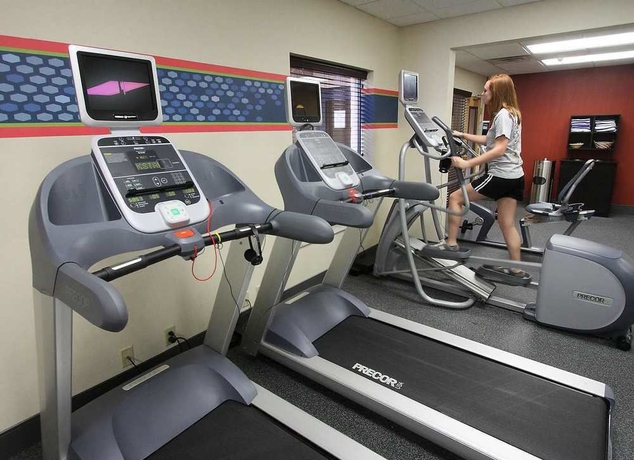 Imagen de los interiores del Hotel Hampton Inn and Suites Valdosta/conference Center. Foto 13