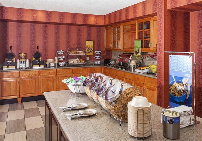 Imagen del bar/restaurante del Hotel Hampton Inn and Suites Valdosta/conference Center. Foto 3