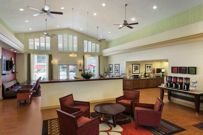 Imagen de los interiores del Hotel Hampton Inn and Suites Venice Bayside South Sarasota. Foto 11