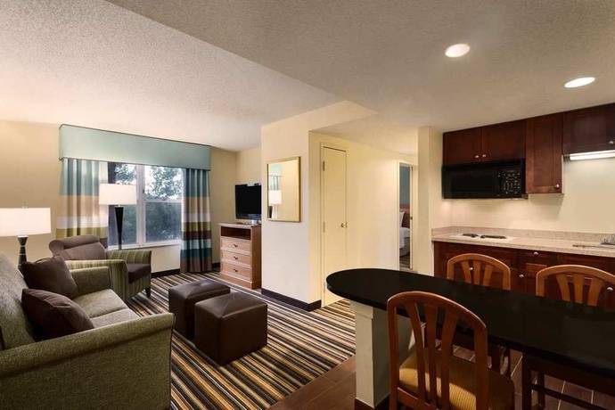 Imagen de los interiores del Hotel Hampton Inn and Suites Venice Bayside South Sarasota. Foto 12