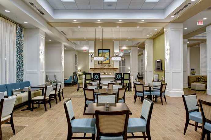 Imagen de los exteriores del Hotel Hampton Inn and Suites Vero Beach Downtown. Foto 4