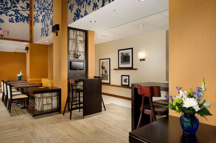 Imagen de los interiores del Hotel Hampton Inn and Suites Washington Dc North/gaithersburg. Foto 15