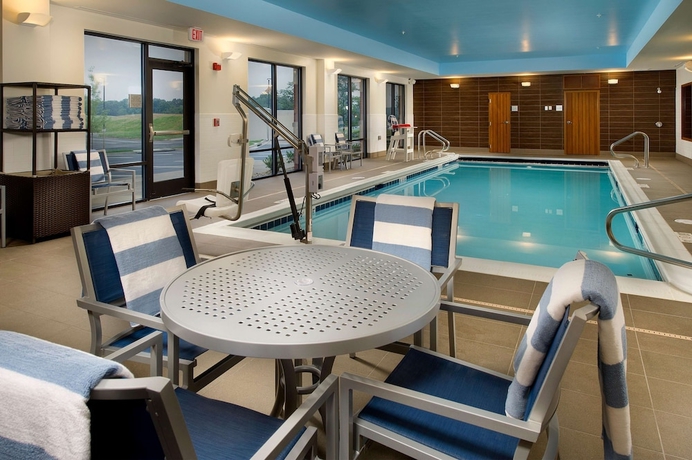 Imagen de la piscina del Hotel Hampton Inn and Suites Washington Dc North/gaithersburg. Foto 19
