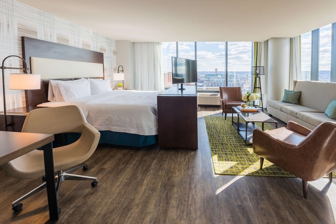 Imagen de la habitación del Hotel Hampton Inn and Suites Washington Dc-navy Yard. Foto 7