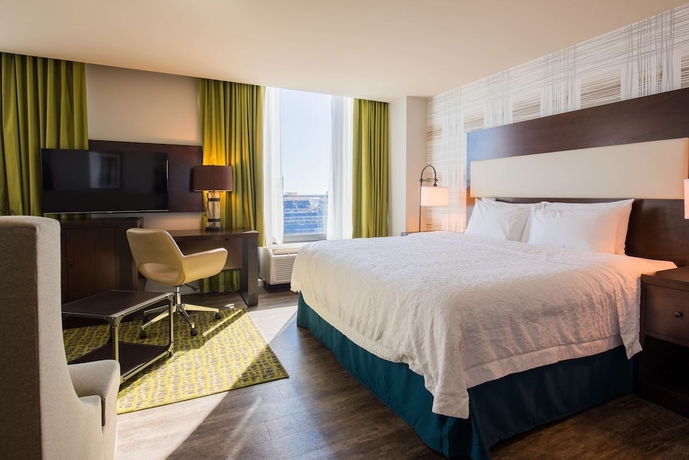 Imagen de la habitación del Hotel Hampton Inn and Suites Washington Dc-navy Yard. Foto 8