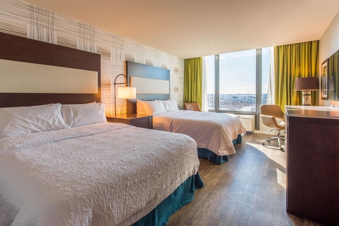 Imagen de la habitación del Hotel Hampton Inn and Suites Washington Dc-navy Yard. Foto 9