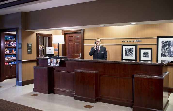 Imagen de los interiores del Hotel Hampton Inn and Suites Washington-dulles International Airport. Foto 14