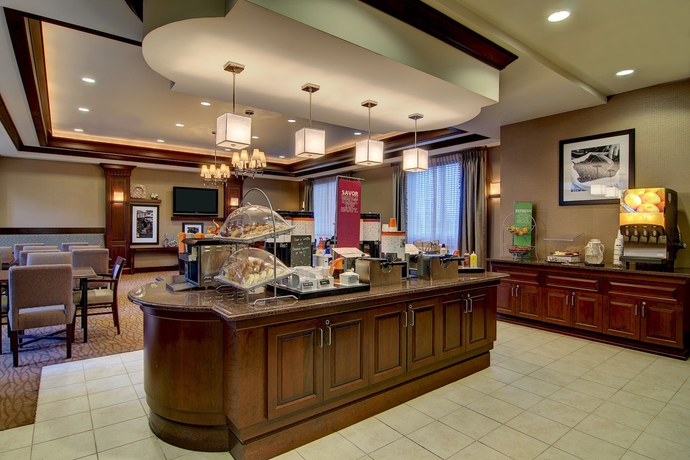 Imagen del bar/restaurante del Hotel Hampton Inn and Suites Washington-dulles International Airport. Foto 3