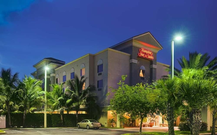 Imagen de los exteriores del Hotel Hampton Inn and Suites Wellington. Foto 9