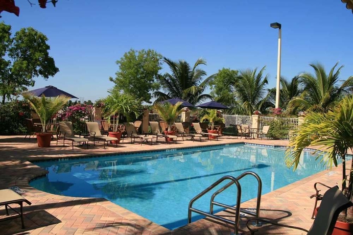 Imagen de la piscina del Hotel Hampton Inn and Suites Wellington. Foto 16