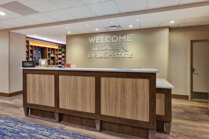 Imagen de los interiores del Hotel Hampton Inn and Suites Wells. Foto 19