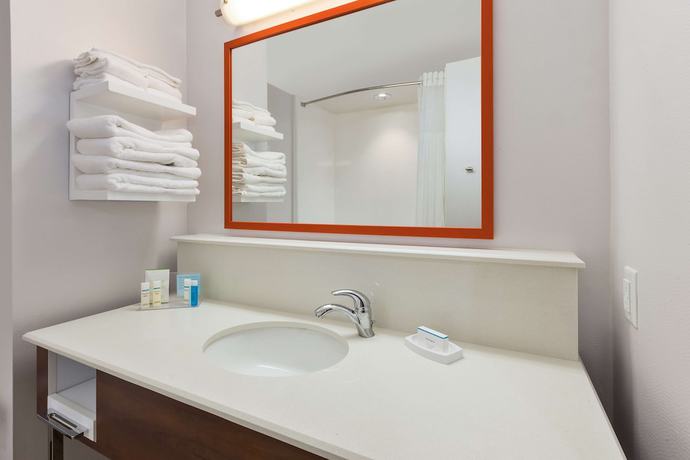 Imagen de la habitación del Hotel Hampton Inn and Suites Wells. Foto 17