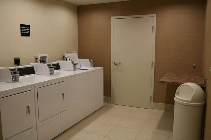 Imagen de los interiores del Hotel Hampton Inn and Suites Wilder. Foto 16
