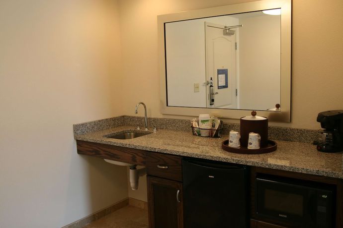 Imagen de la habitación del Hotel Hampton Inn and Suites Wilder. Foto 7