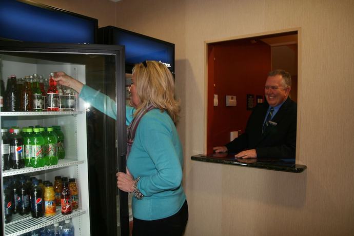 Imagen del bar/restaurante del Hotel Hampton Inn and Suites Wilder. Foto 4