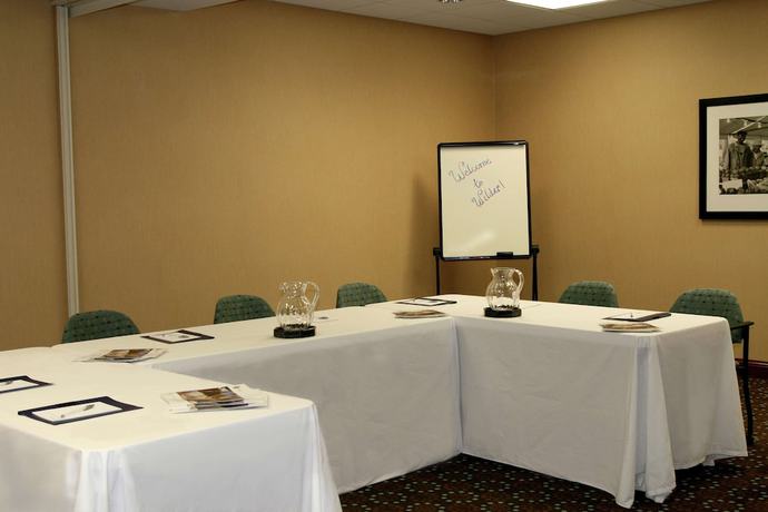 Imagen de los interiores del Hotel Hampton Inn and Suites Wilder. Foto 17
