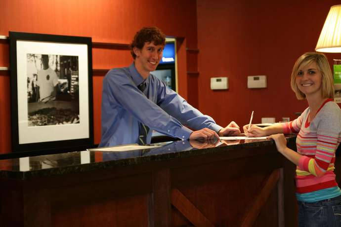 Imagen de los interiores del Hotel Hampton Inn and Suites Wilder. Foto 18