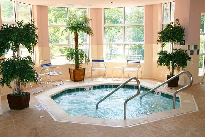 Imagen de la piscina del Hotel Hampton Inn and Suites Williamsburg Historic District. Foto 16