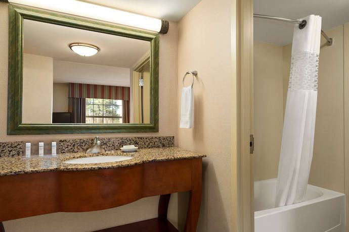 Imagen de la habitación del Hotel Hampton Inn and Suites Williamsburg-Central. Foto 11