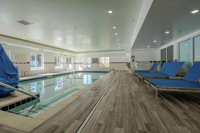 Imagen de la piscina del Hotel Hampton Inn and Suites Williamsburg-Richmond Rd.. Foto 18