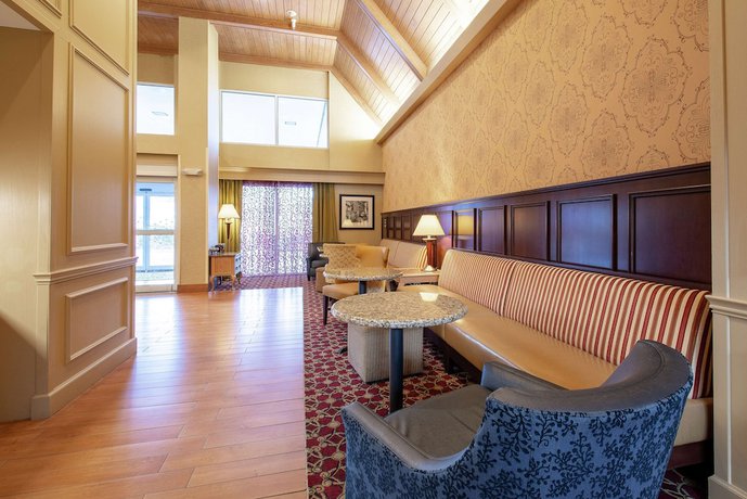 Imagen de los interiores del Hotel Hampton Inn and Suites Williamsburg-Richmond Rd.. Foto 17