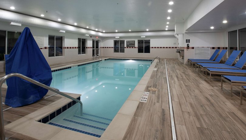 Imagen de la piscina del Hotel Hampton Inn and Suites Williamsburg-Richmond Rd.. Foto 19