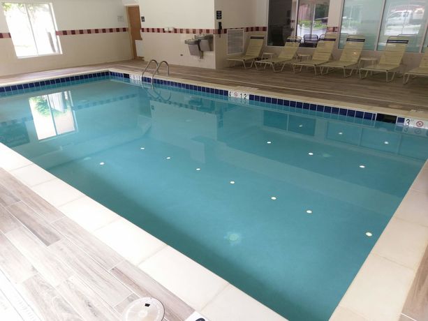 Imagen de la piscina del Hotel Hampton Inn and Suites Williamsburg-Richmond Rd.. Foto 20