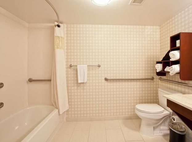 Imagen de la habitación del Hotel Hampton Inn and Suites Wilmington/wrightsville Beach. Foto 3