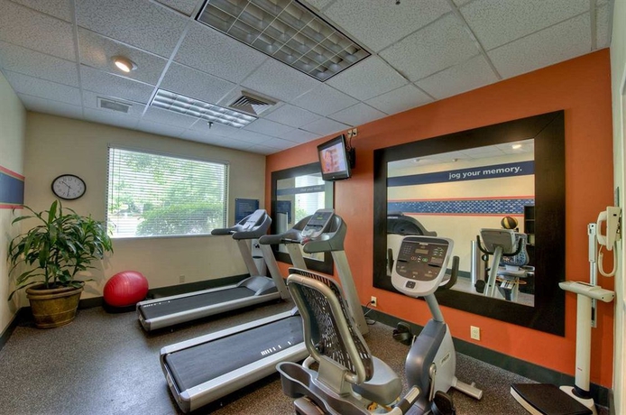 Imagen de los interiores del Hotel Hampton Inn and Suites Wilmington/wrightsville Beach. Foto 12