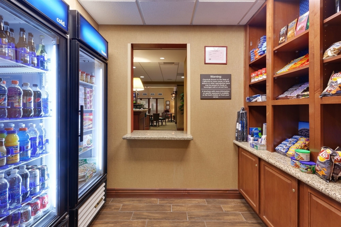 Imagen del bar/restaurante del Hotel Hampton Inn and Suites Windsor - Sonoma Wine Country. Foto 3