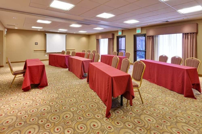 Imagen de los interiores del Hotel Hampton Inn and Suites Windsor - Sonoma Wine Country. Foto 14