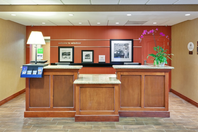 Imagen de los interiores del Hotel Hampton Inn and Suites Windsor - Sonoma Wine Country. Foto 15