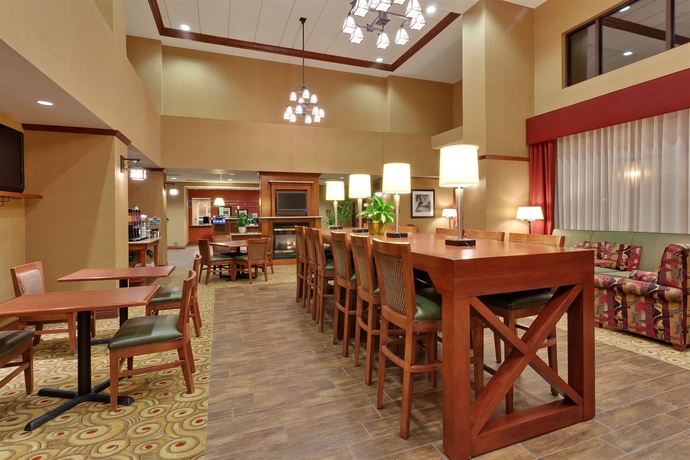 Imagen del bar/restaurante del Hotel Hampton Inn and Suites Windsor - Sonoma Wine Country. Foto 4