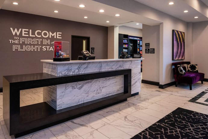 Imagen de los interiores del Hotel Hampton Inn and Suites Winston-Salem Downtown. Foto 17
