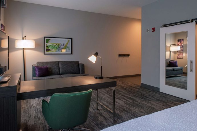 Imagen de la habitación del Hotel Hampton Inn and Suites Winston-Salem Downtown. Foto 3
