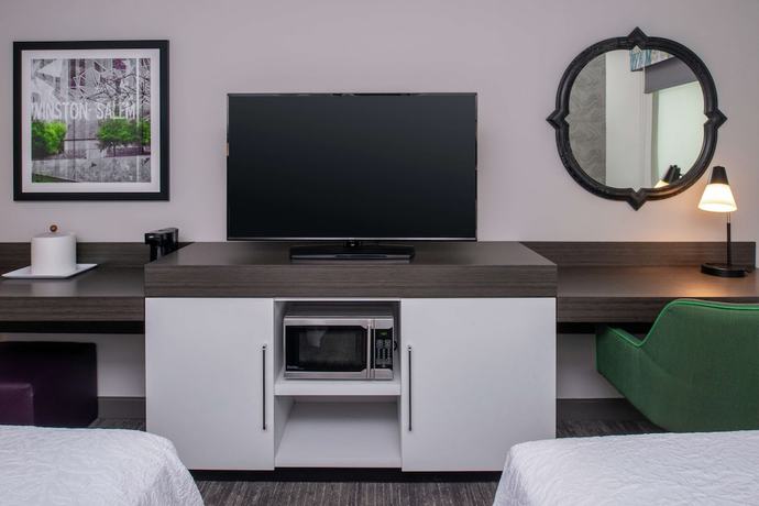 Imagen de la habitación del Hotel Hampton Inn and Suites Winston-Salem Downtown. Foto 16