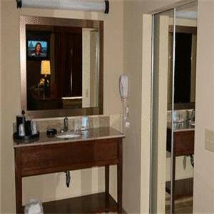 Imagen de la habitación del Hotel Hampton Inn and Suites Woodstock, Va. Foto 6